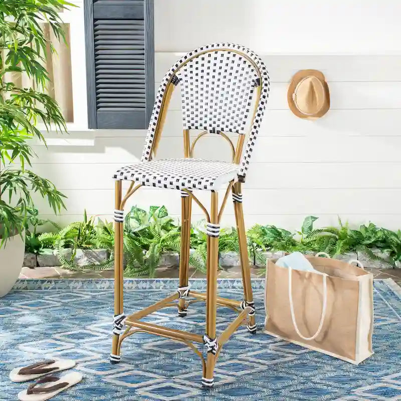 SAFAVIEH Outdoor Zaid 30-inch Stacking Bar Stool (Fully Assembled) - 19 W x 22 D x 47 H